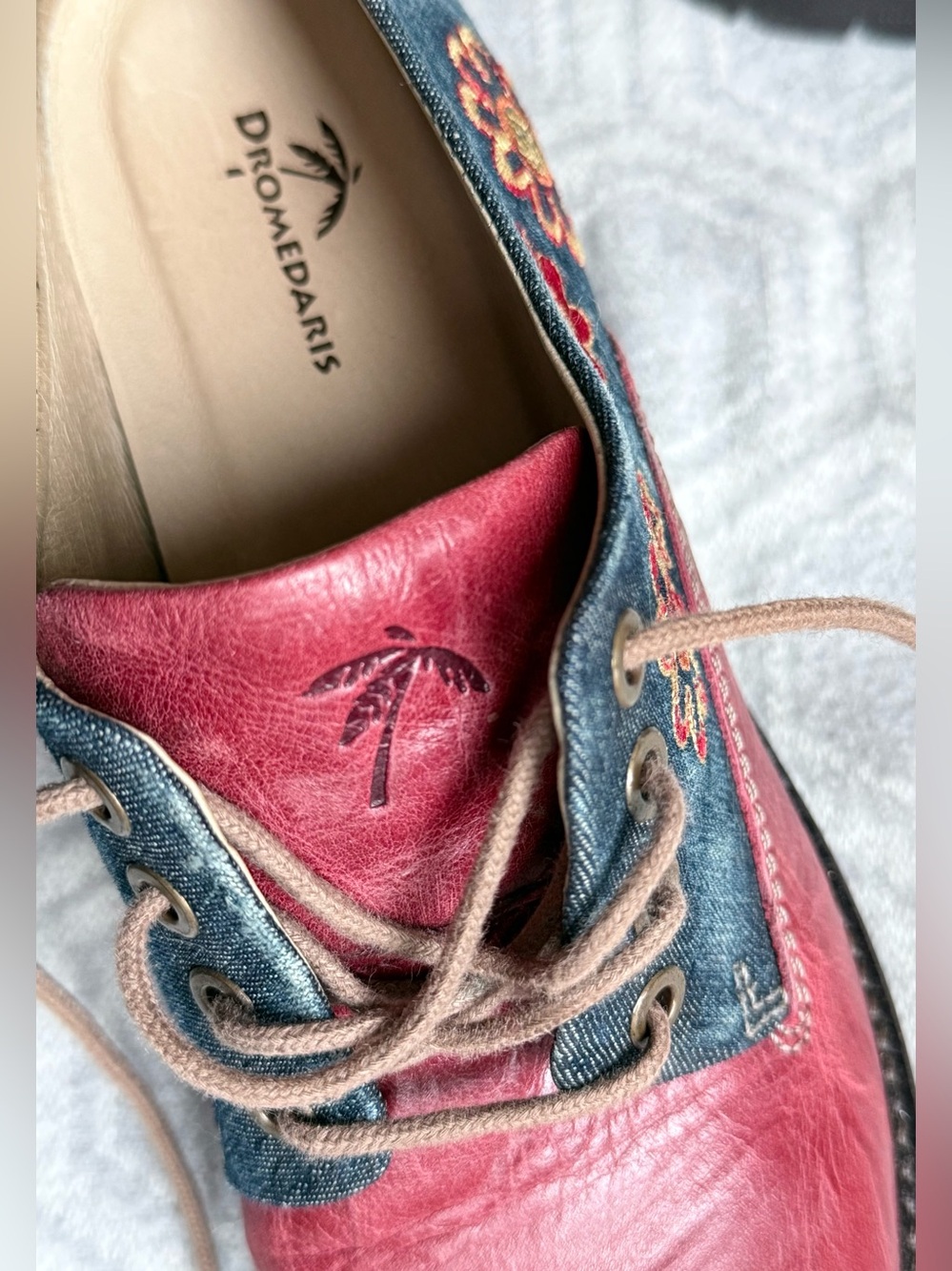 Dromedaris Kiara Whimsy Flowers Oxford Womens EU 38 Red Blue Embroidered - Picture 7 of 13